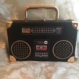 Boom box clutch